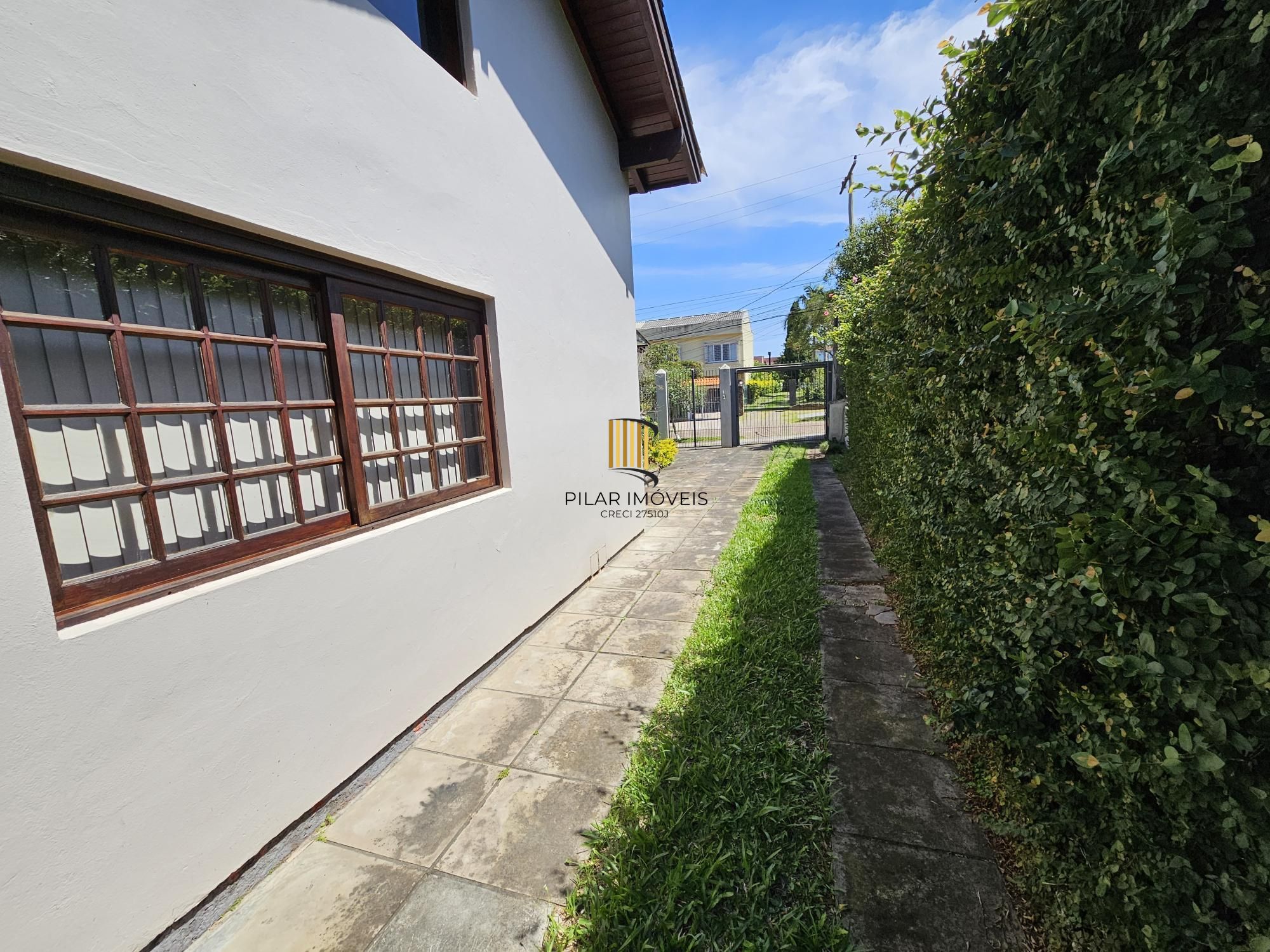 LINDO SOBRADO NO MELHOR PONTO DO BAIRRO TRISTEZA