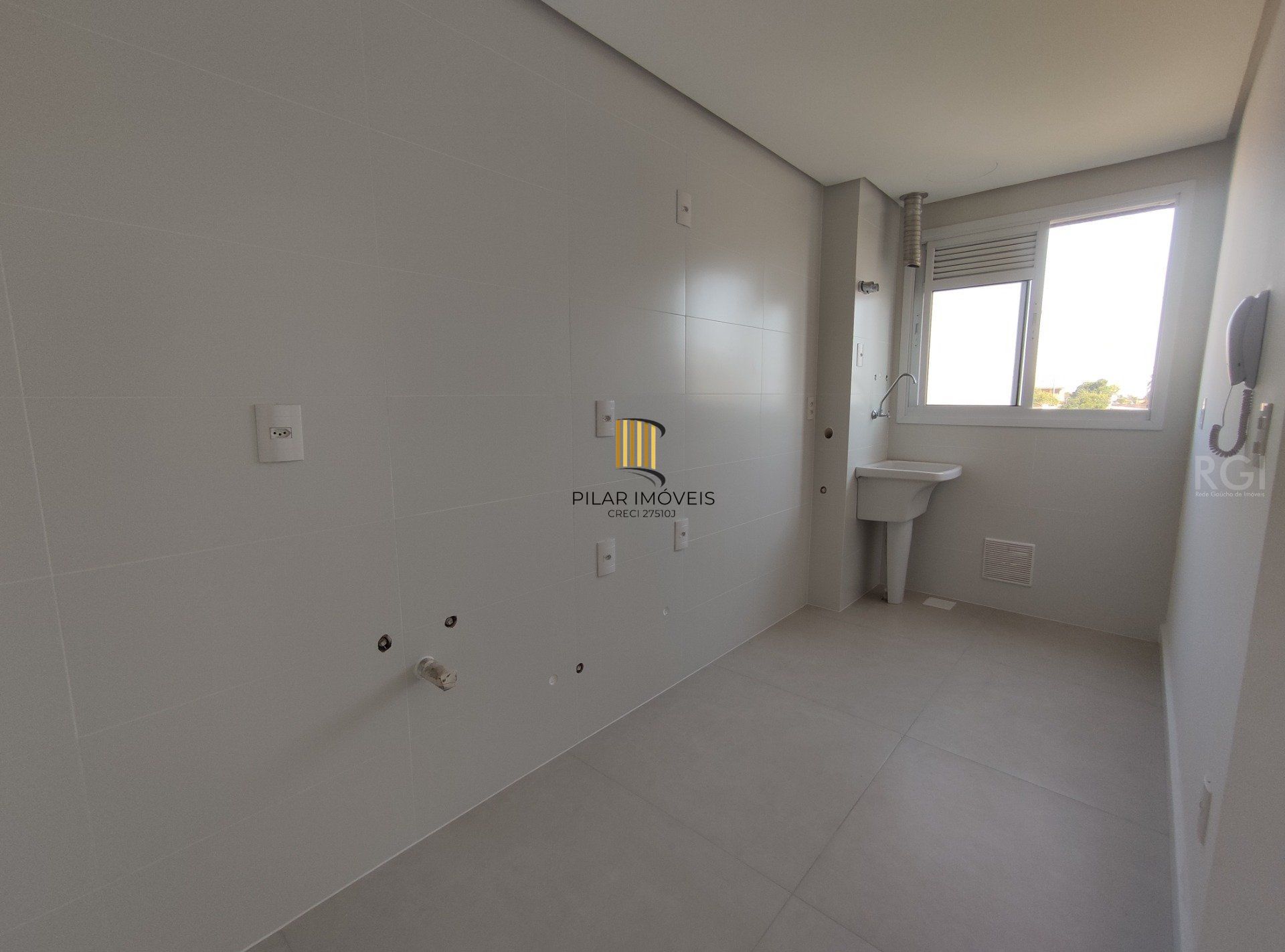 Apartamento para Venda - 68.11m², 3 dormitórios, sendo 1 suites, 2 vagas - Santo Antonio