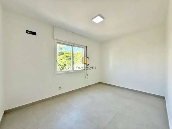 Apartamento 2 dormitórios, sacada com churrasqueira no Cristo Redentor