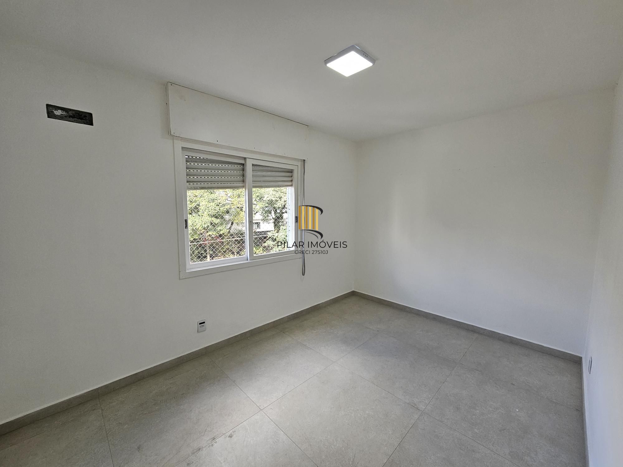 Apartamento 2 dormitórios, sacada com churrasqueira no Cristo Redentor