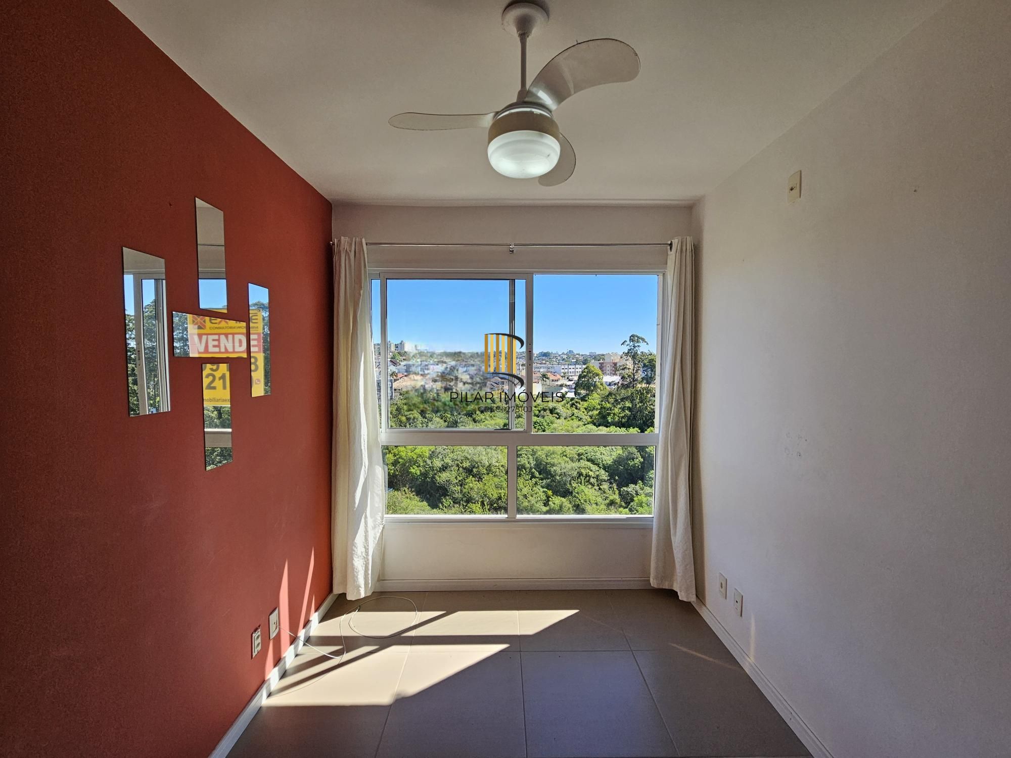 Apartamento 2 dormitórios com vaga coberta