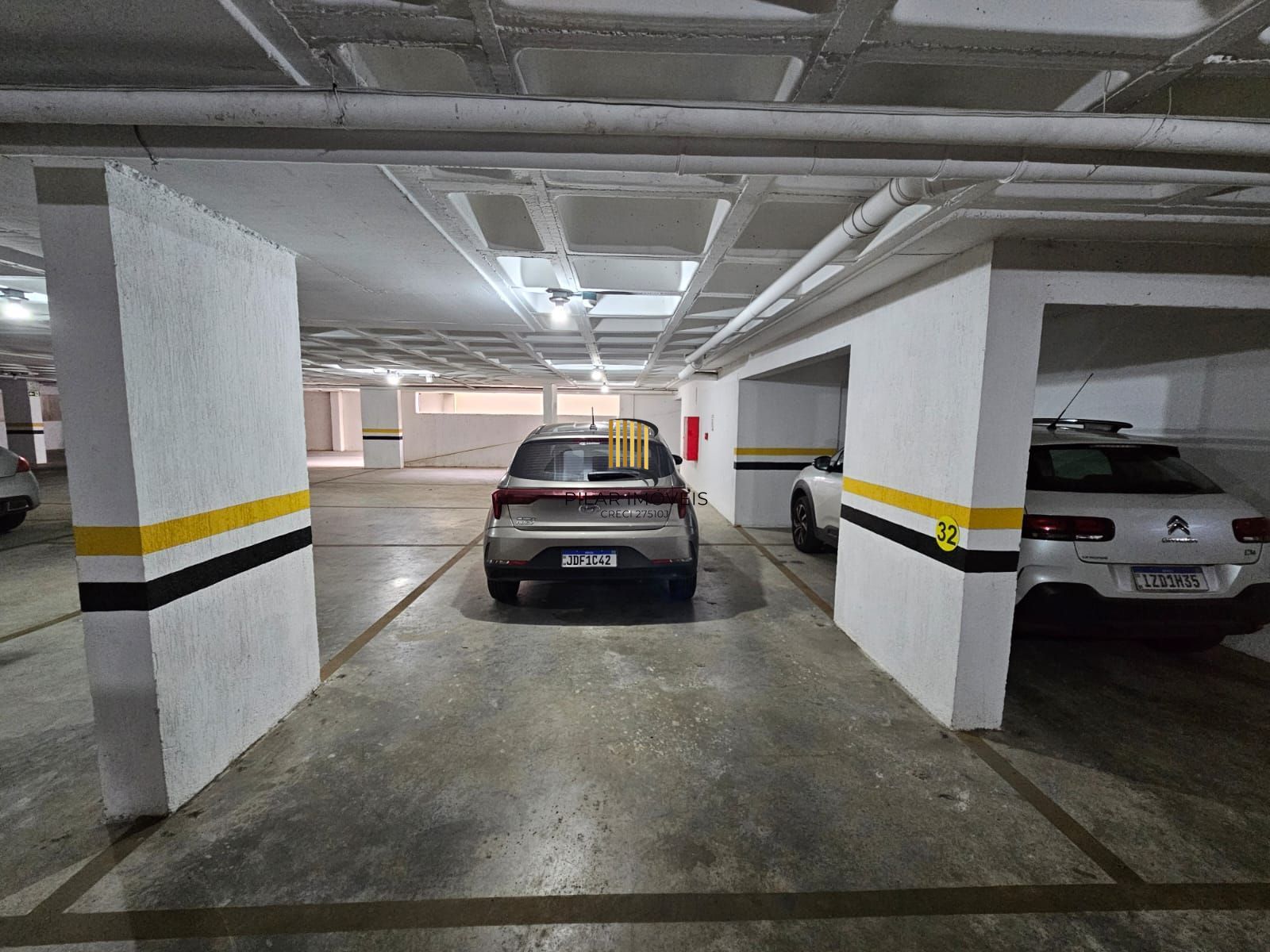 Apartamento 1 dormitório com 2 vagas perto do Bourbom e PUC