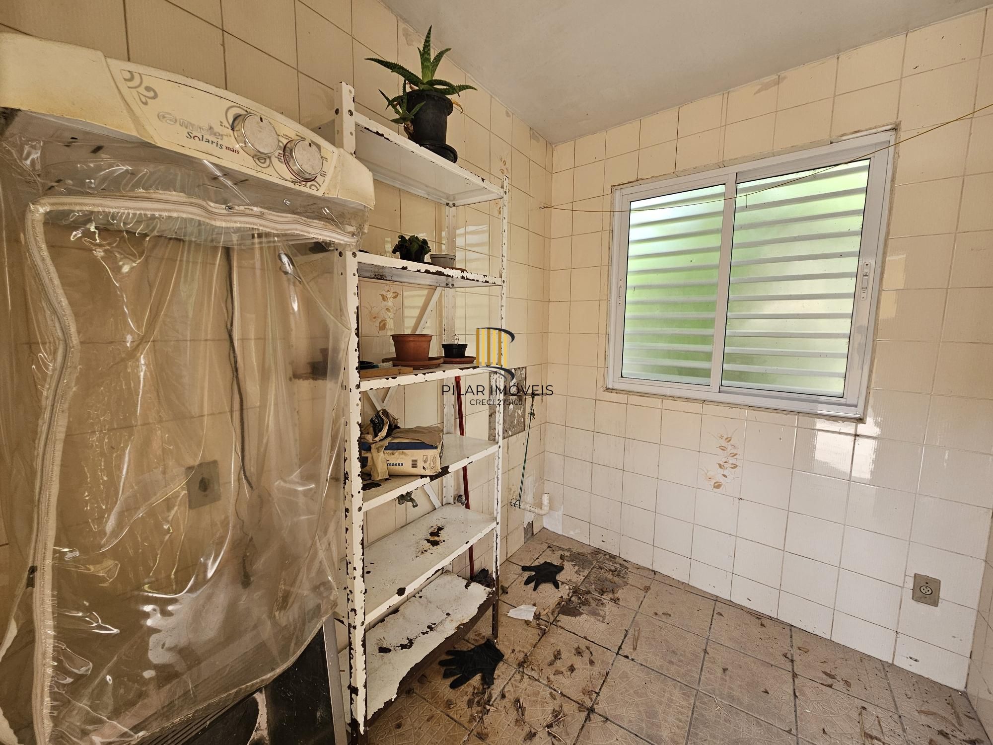 CASA COM 04 DORMITÓRIOS EM TERRENO DE QUASE 500M2