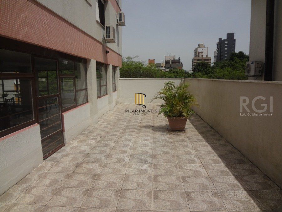 Cobertura para Venda - 263.75m², 3 dormitórios, sendo 1 suites, 2 vagas - Petrópolis