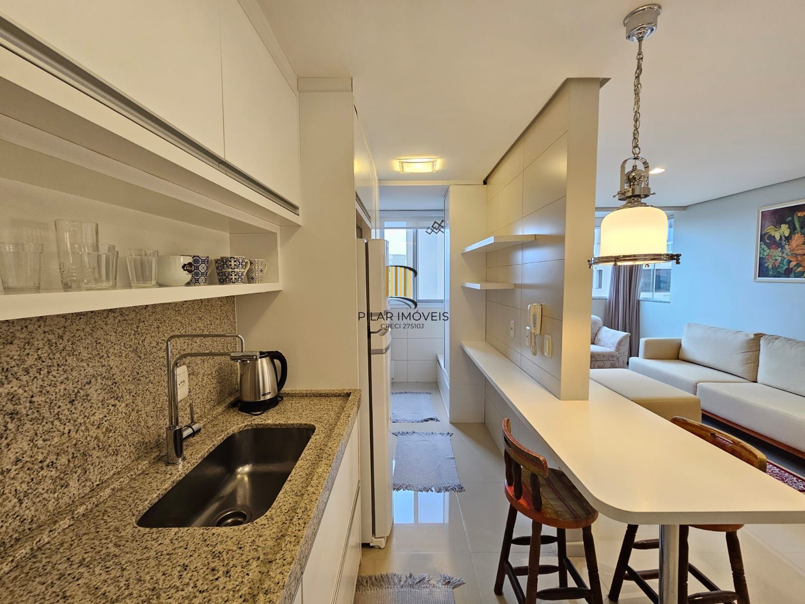 Apartamento 1 dormitório com 2 vagas perto do Bourbom e PUC