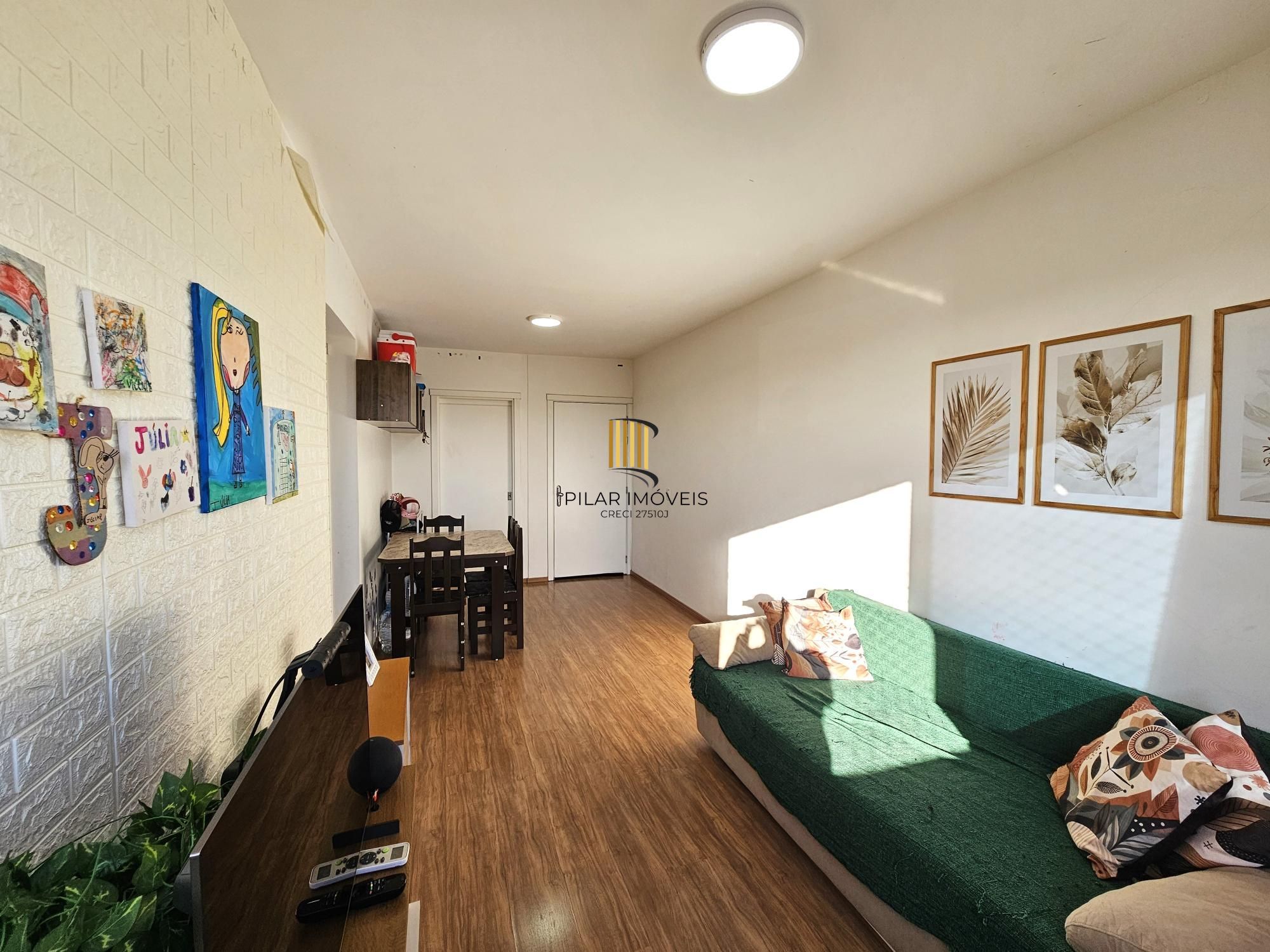 Apartamento 2 dormitórios com vaga e elevador perto da PUC