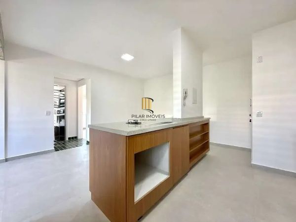 Apartamento 2 dormitórios, sacada com churrasqueira no Cristo Redentor