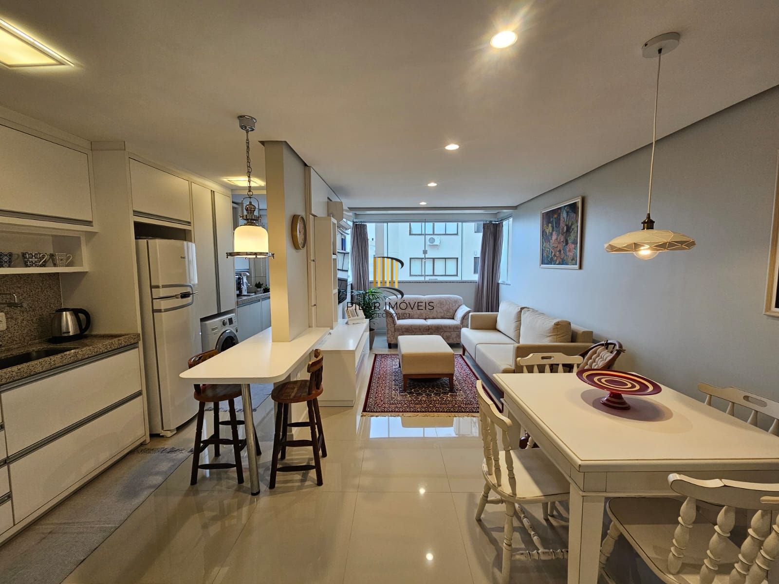 Apartamento 1 dormitório com 2 vagas perto do Bourbom e PUC