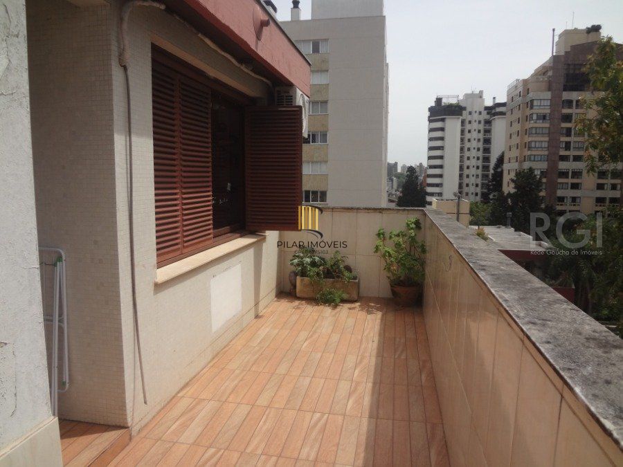 Cobertura para Venda - 263.75m², 3 dormitórios, sendo 1 suites, 2 vagas - Petrópolis