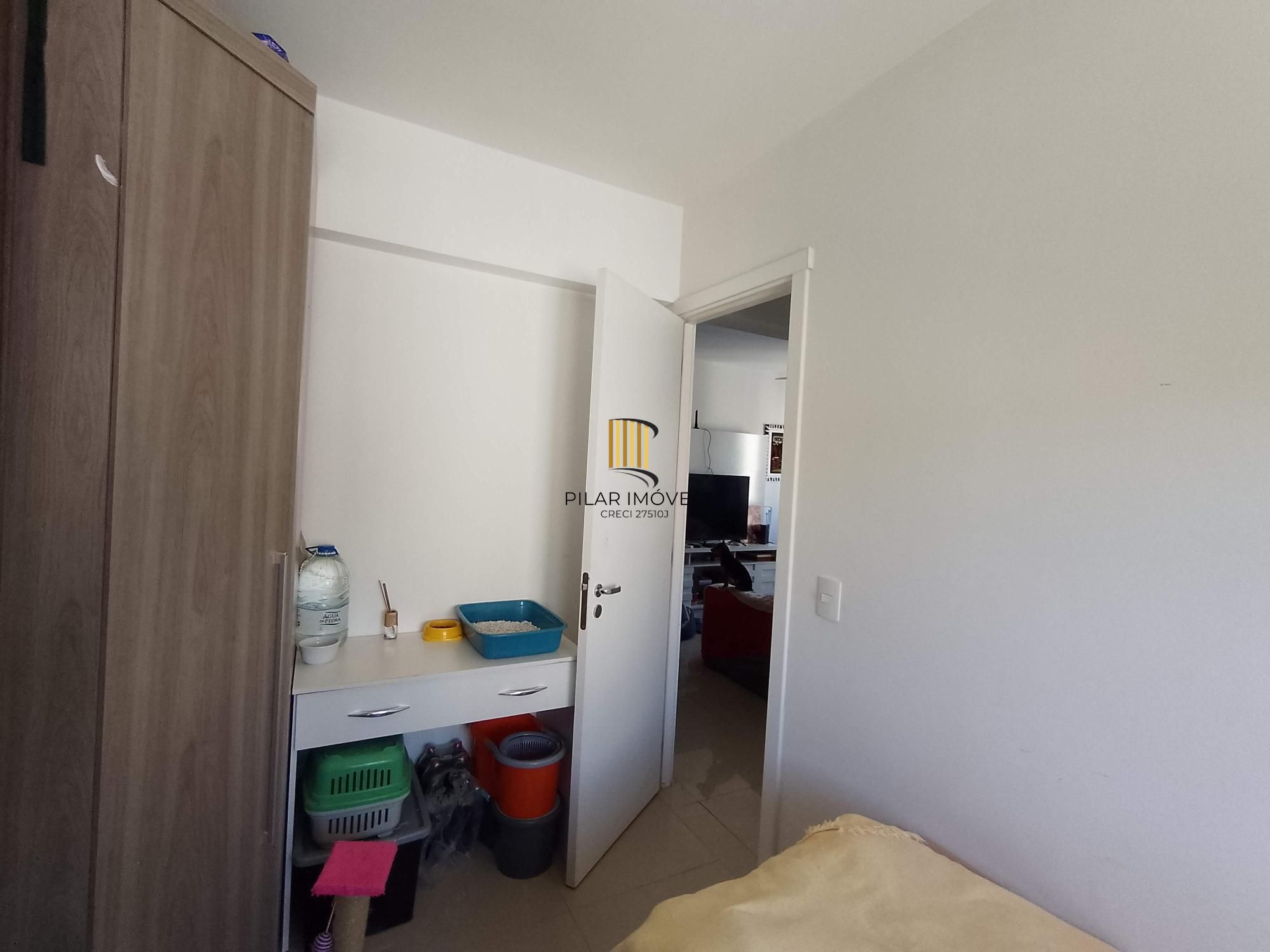 Apartamento 2 dormitórios com vaga coberta e elevador perto da PUC