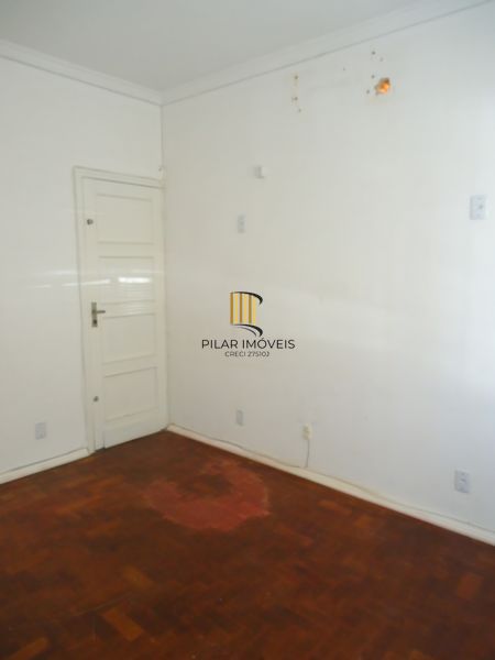 Casa para Venda - 510m², 6 dormitórios, sendo 1 suites, 3 vagas - São João