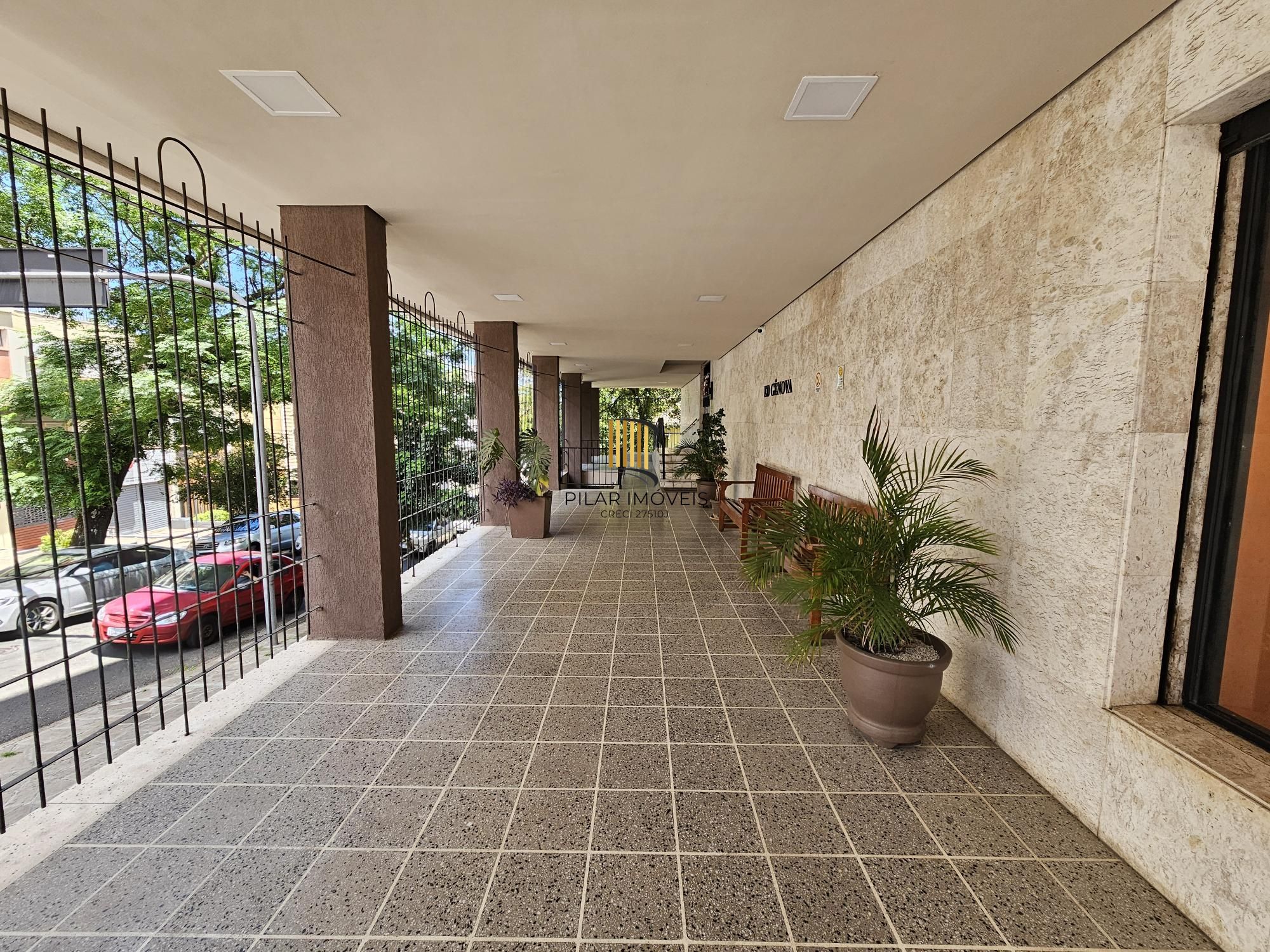 Apartamento 2 dormitórios com elevador na Cristóvão