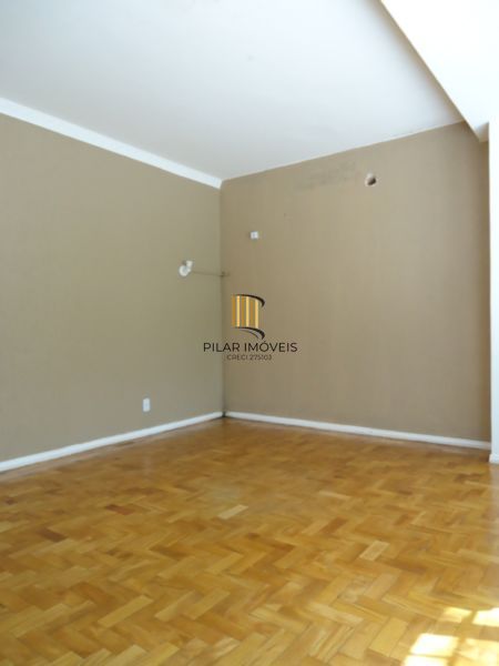 Casa para Venda - 510m², 6 dormitórios, sendo 1 suites, 3 vagas - São João