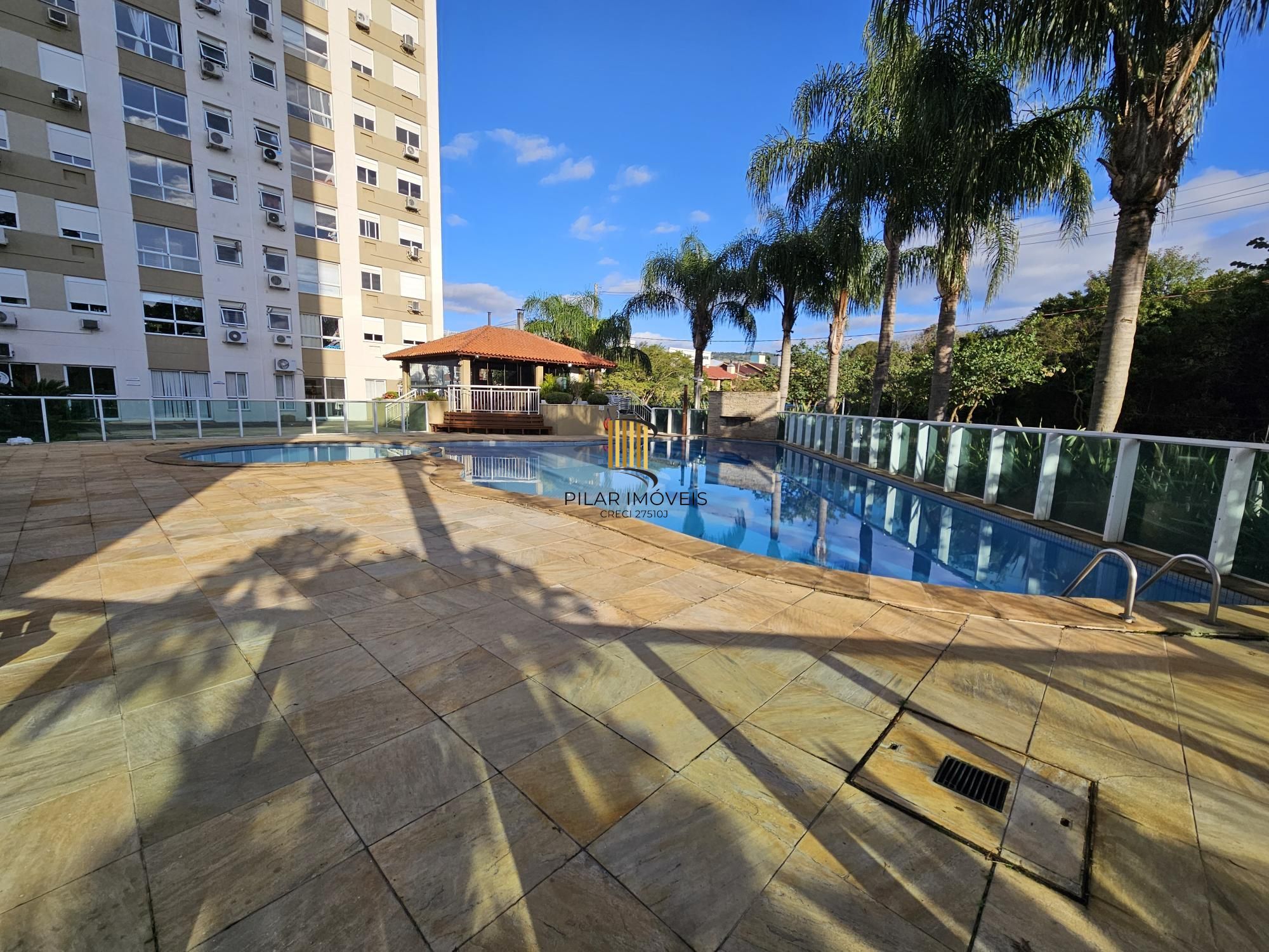 Apartamento 2 dormitórios com vaga coberta