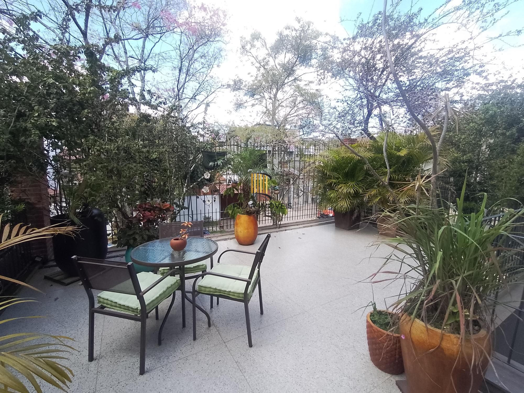 Casa 3 dormitórios em condomínio de luxo próximo ao Shopping Iguatemi