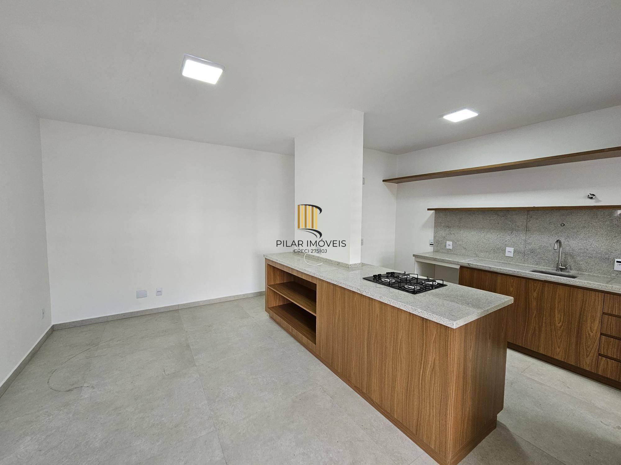 Apartamento 2 dormitórios, sacada com churrasqueira no Cristo Redentor