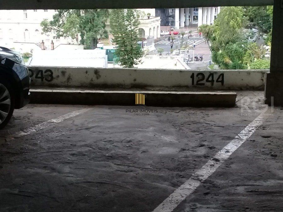 Box para Venda - 12.65m², 0 dormitórios, 1 vaga - Centro Histórico
