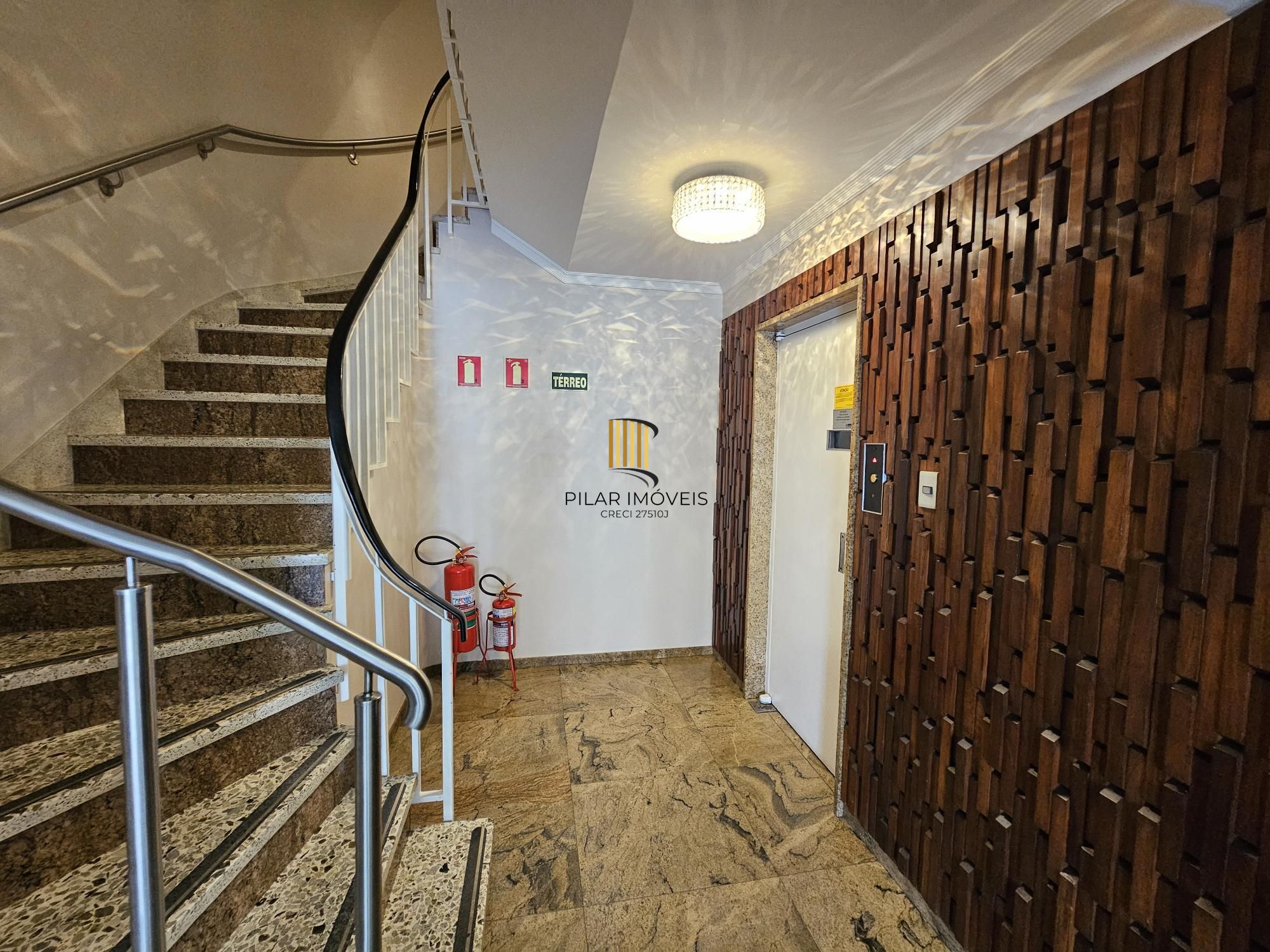 Apartamento 2 dormitórios no bairro Menino Deus