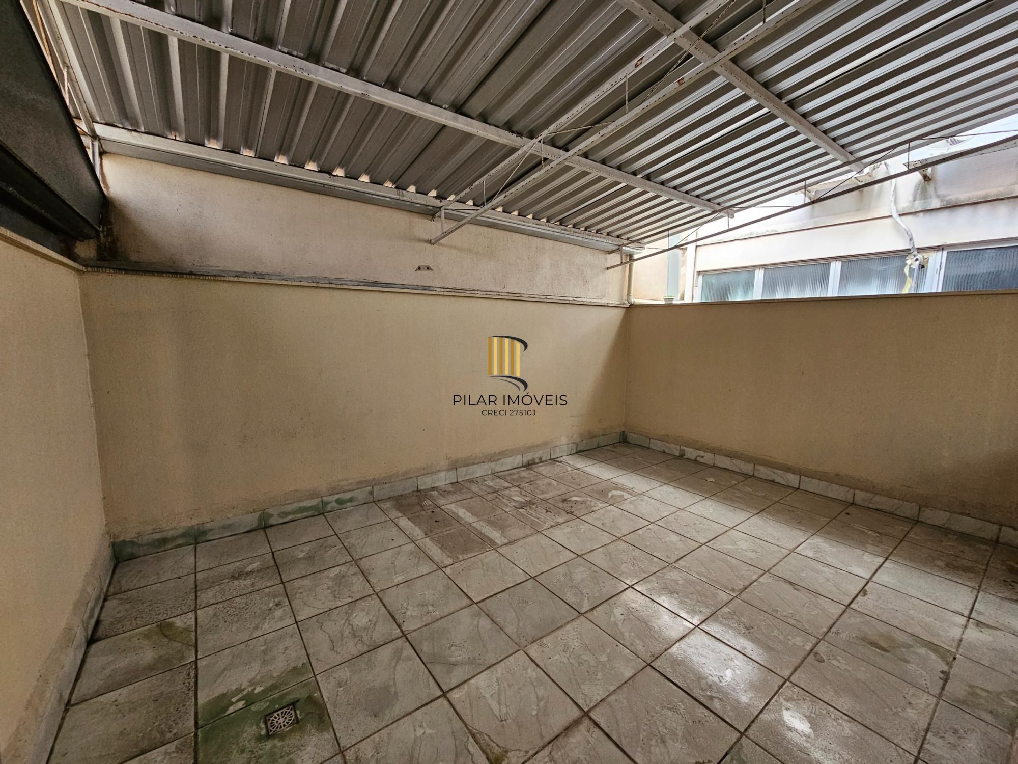 Ampla sala comercial na Cristóvão Moinhos de Vento com 53m2