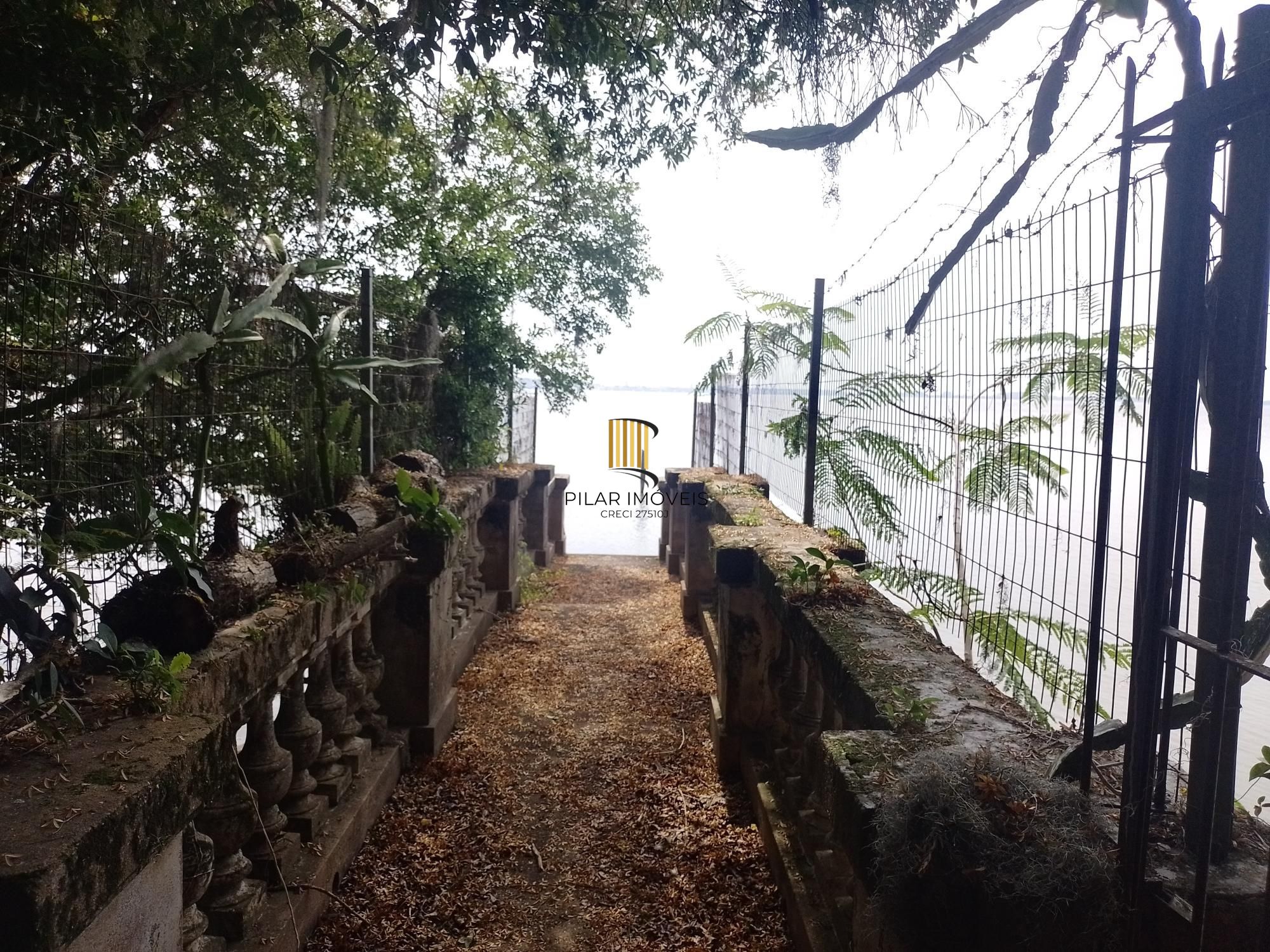 Terreno com área de 3.600m2 com 43m de margem no Rio Guaíba