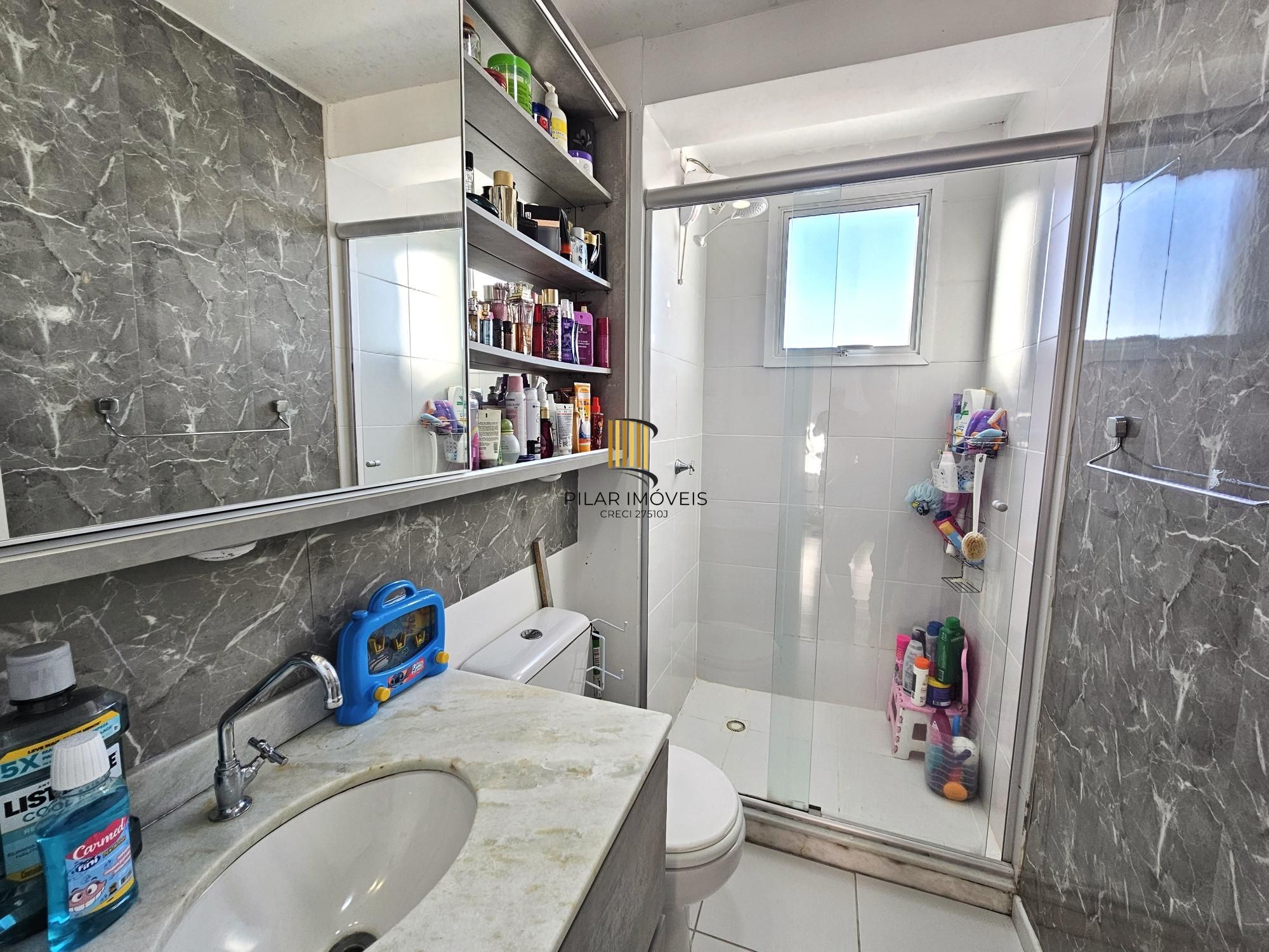 Apartamento 2 dormitórios com vaga e elevador perto da PUC