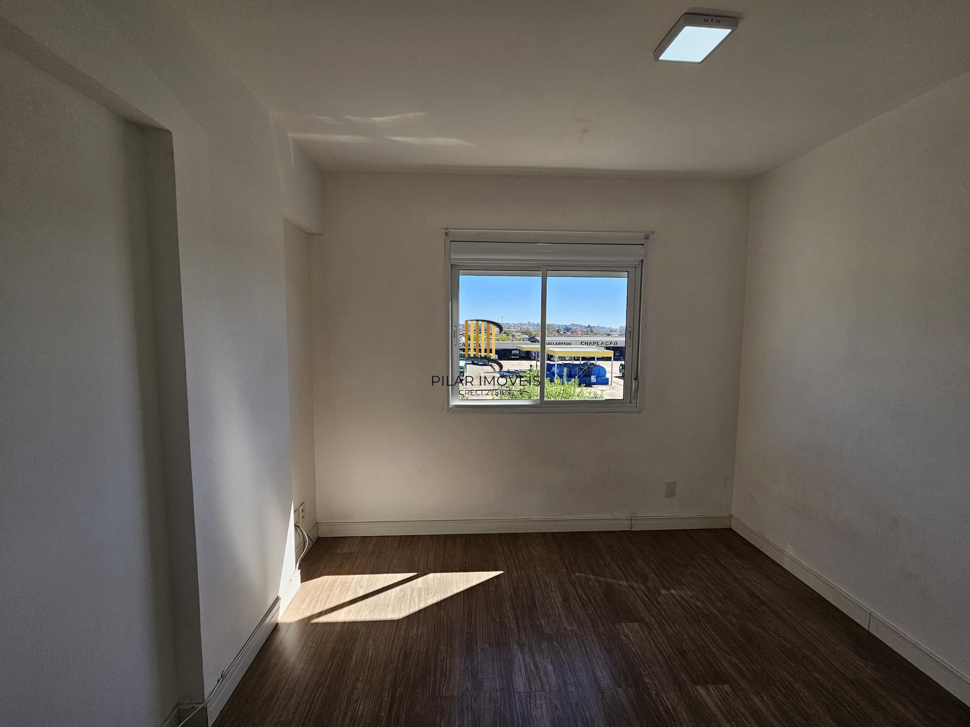 Apartamento 2 dormitórios com vaga e elevador perto da PUC