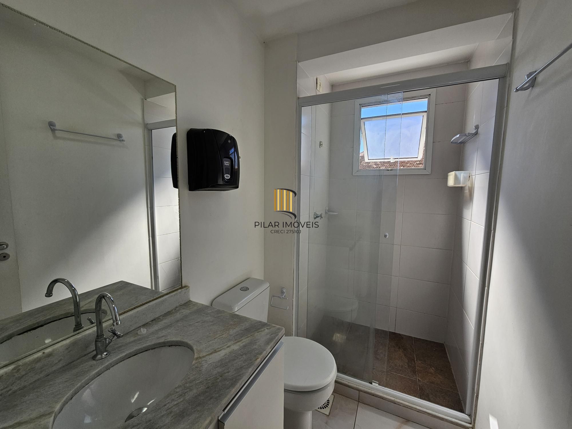 Apartamento 2 dormitórios com vaga e elevador perto da PUC