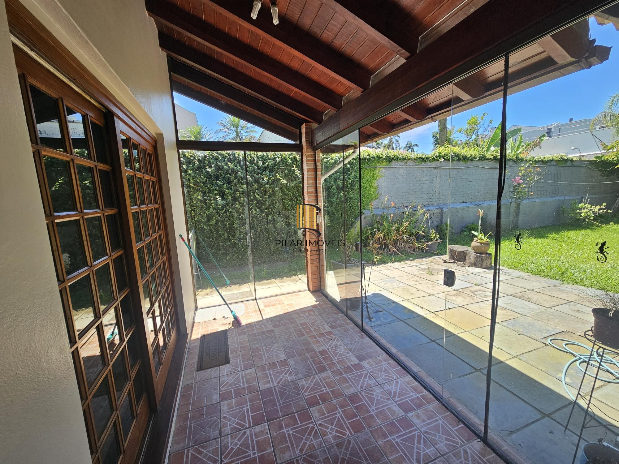 LINDO SOBRADO NO MELHOR PONTO DO BAIRRO TRISTEZA