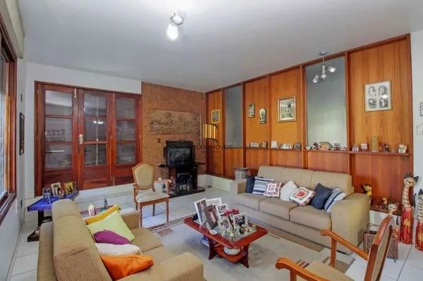 Casa 3 dormitórios ampla, perto da PUC