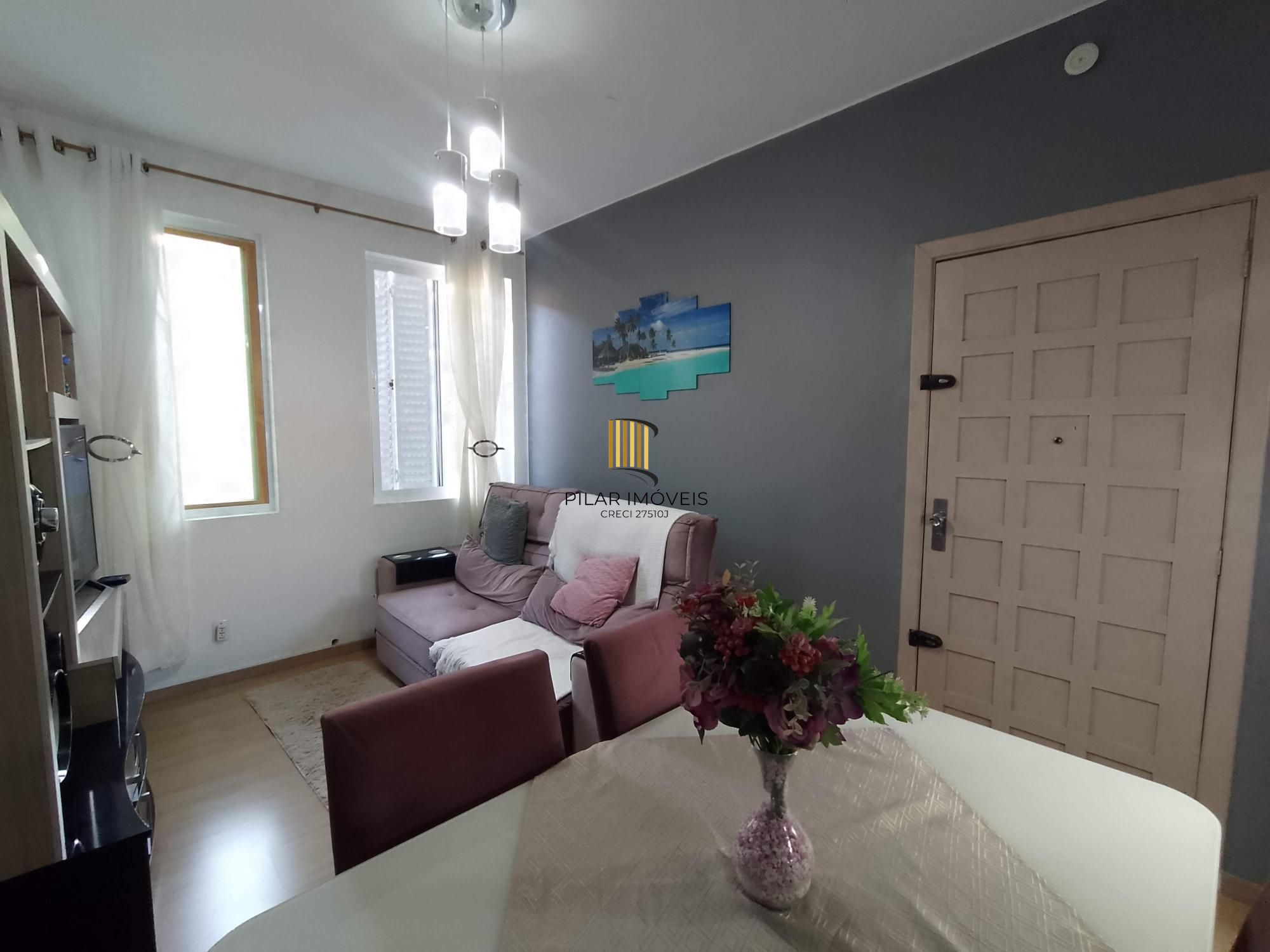 Apartamento 2 dormitórios reformado no Passo D'Areia