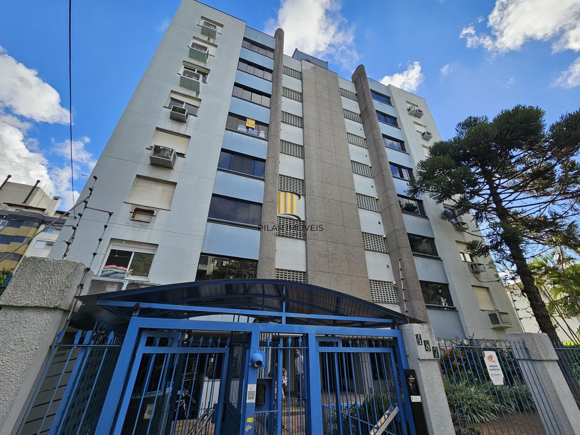 Apartamento 2 dormitórios, sacada com churrasqueira no Cristo Redentor