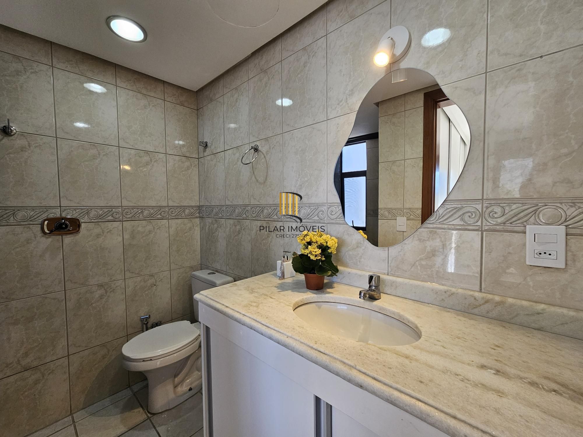 Apartamento 02 Dormitórios e 02 vagas no bairro Higienópolis