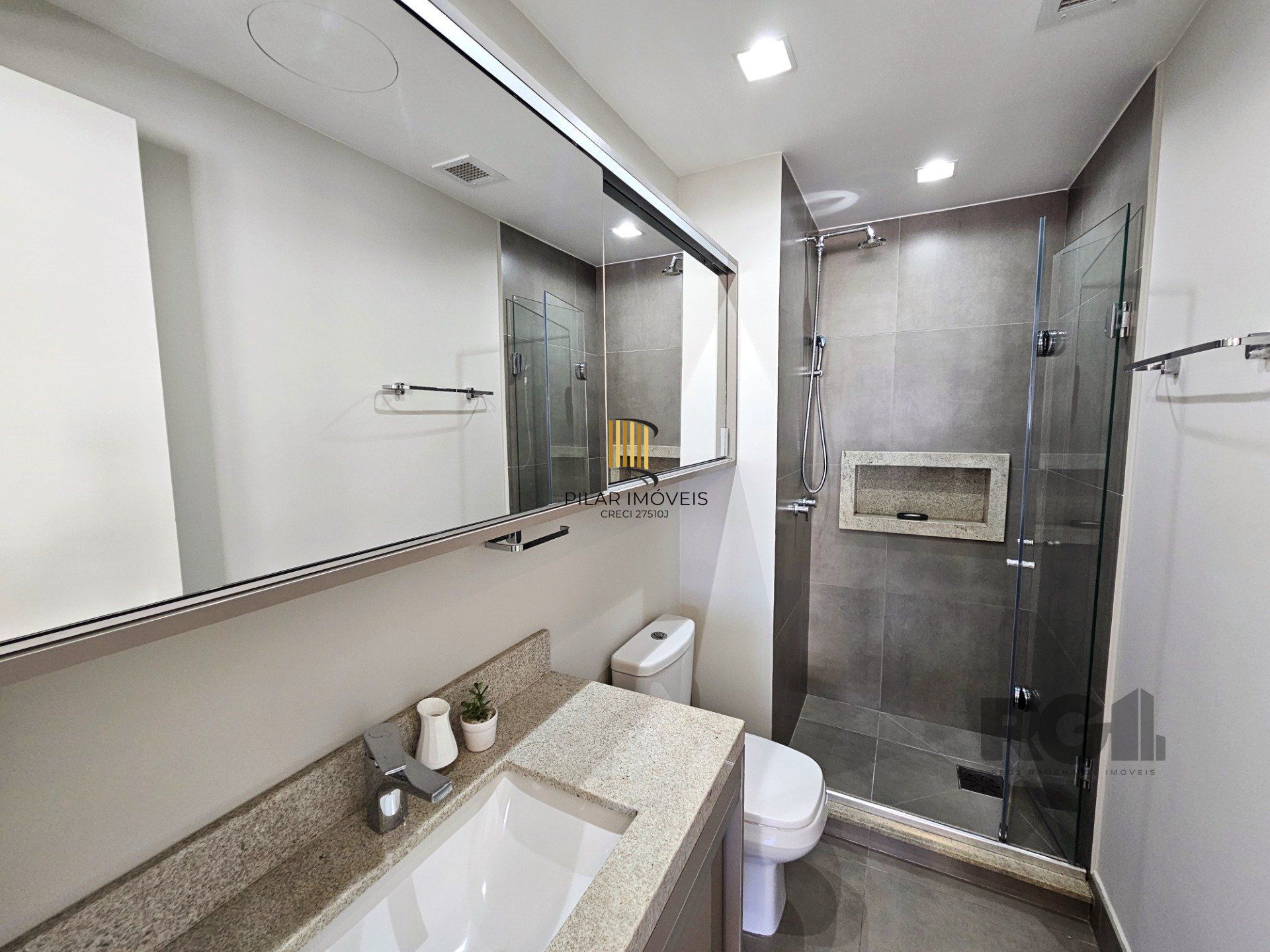 Apartamento para Venda - 67.43m², 2 dormitórios, sendo 1 suites, 2 vagas - Jardim Lindóia