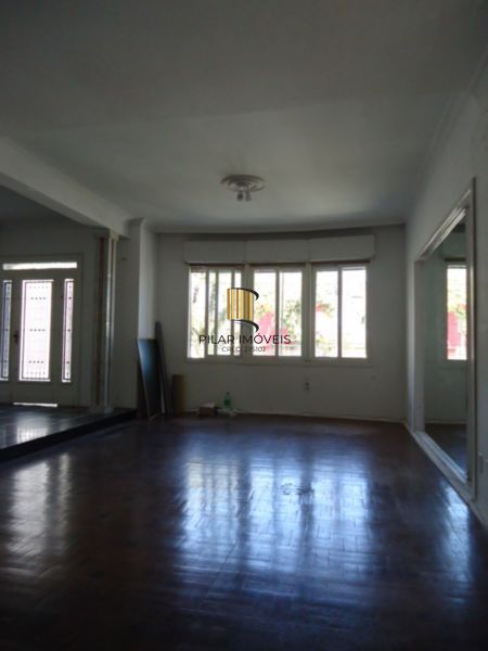 Casa para Venda - 510m², 6 dormitórios, sendo 1 suites, 3 vagas - São João