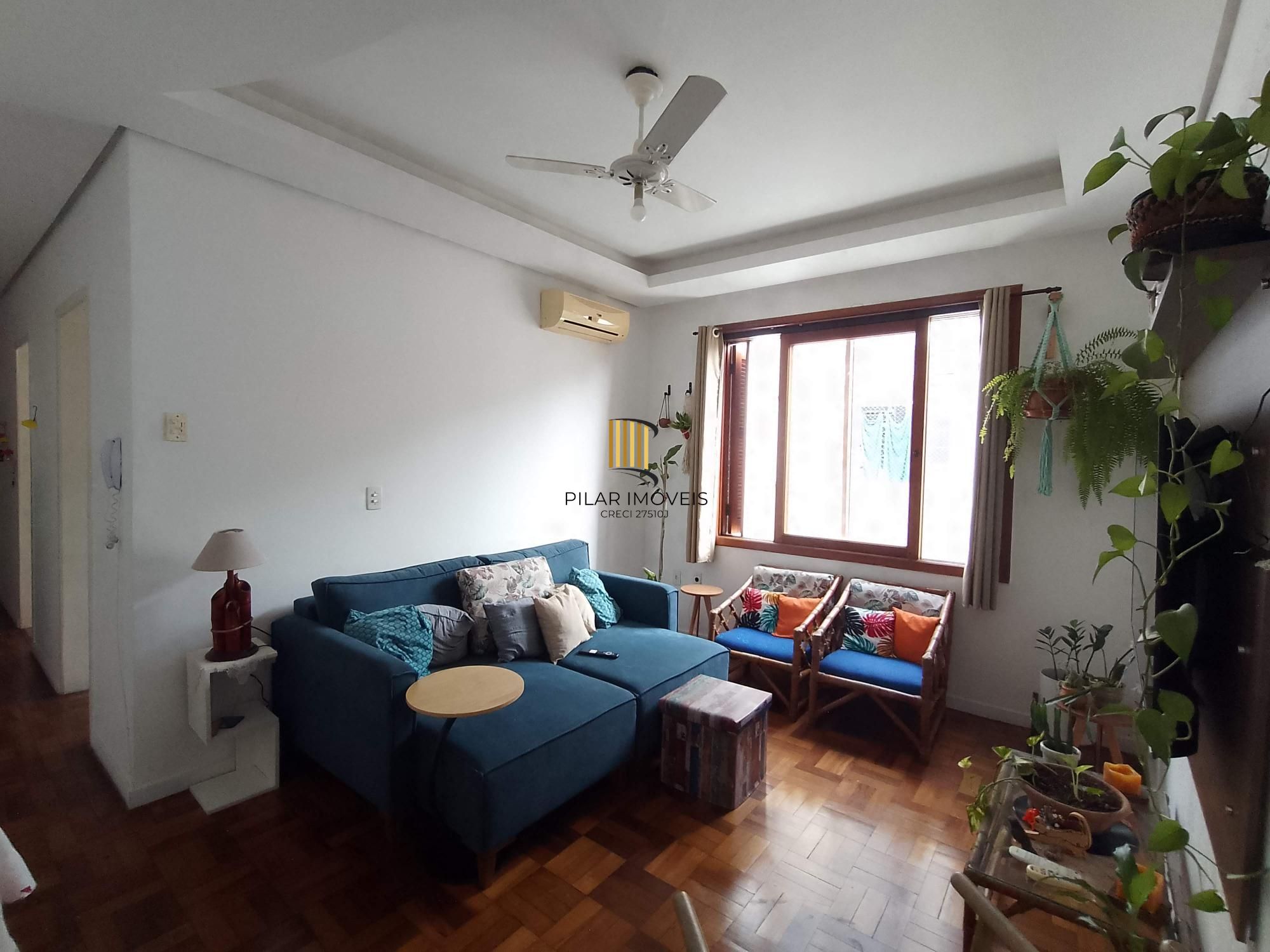 Apartamento 2 dormitórios com vaga e sacada perto da Redenção