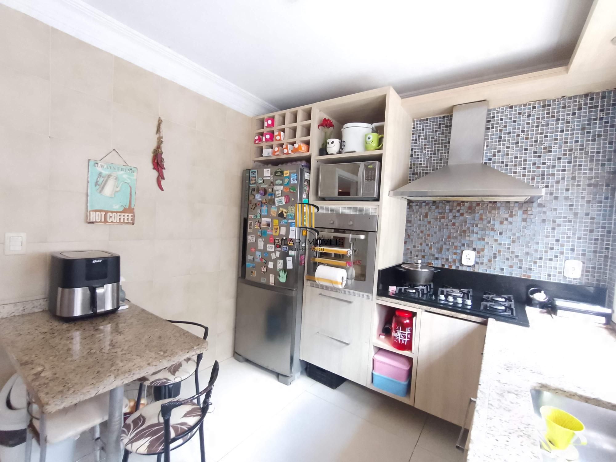 Casa 3 dormitórios em condomínio de luxo próximo ao Shopping Iguatemi