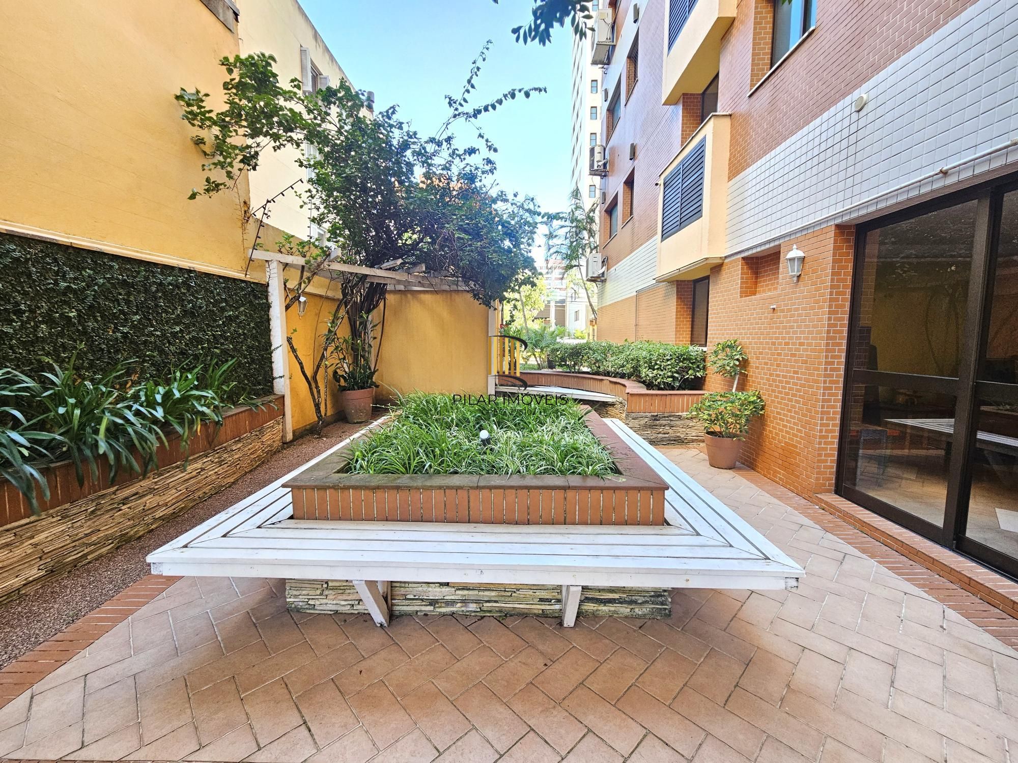 BAIRRO MENINO DEUS | 3 DORMITÓRIOS COM INFRAESTRUTURA