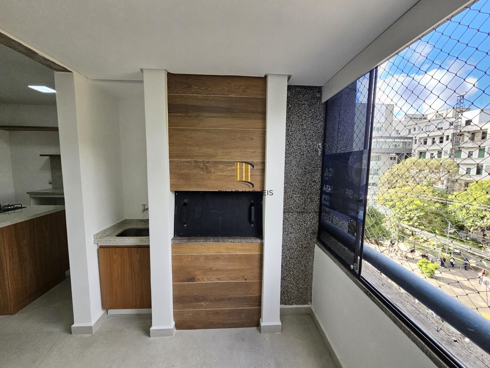 Apartamento 2 dormitórios, sacada com churrasqueira no Cristo Redentor