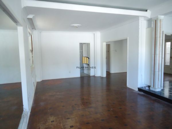Casa para Venda - 510m², 6 dormitórios, sendo 1 suites, 3 vagas - São João