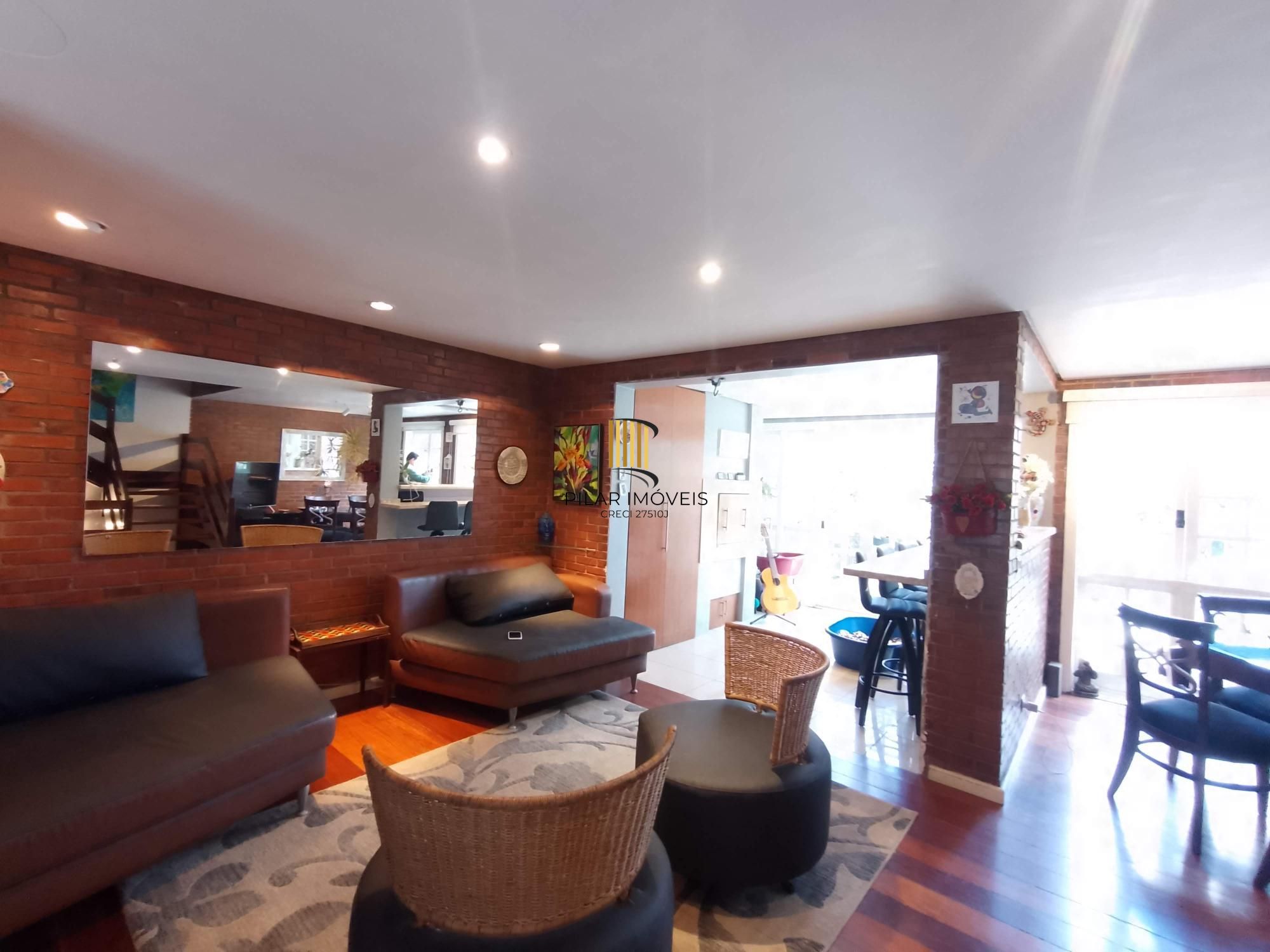 Casa 3 dormitórios em condomínio de luxo próximo ao Shopping Iguatemi