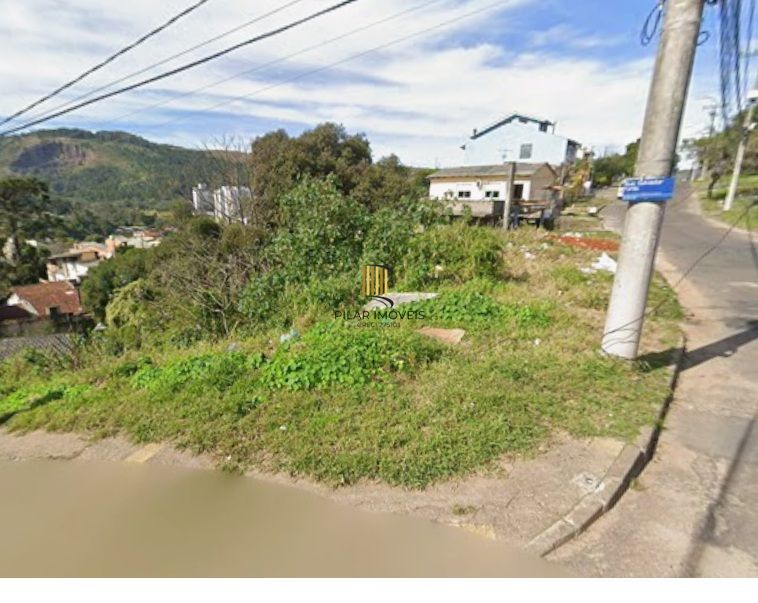 Terreno com 350m2 a duas quadras da Protásio Alves