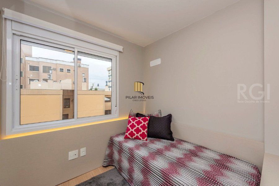 Apartamento para Venda - 65.41m², 3 dormitórios, sendo 1 suites, 1 vaga - Petrópolis
