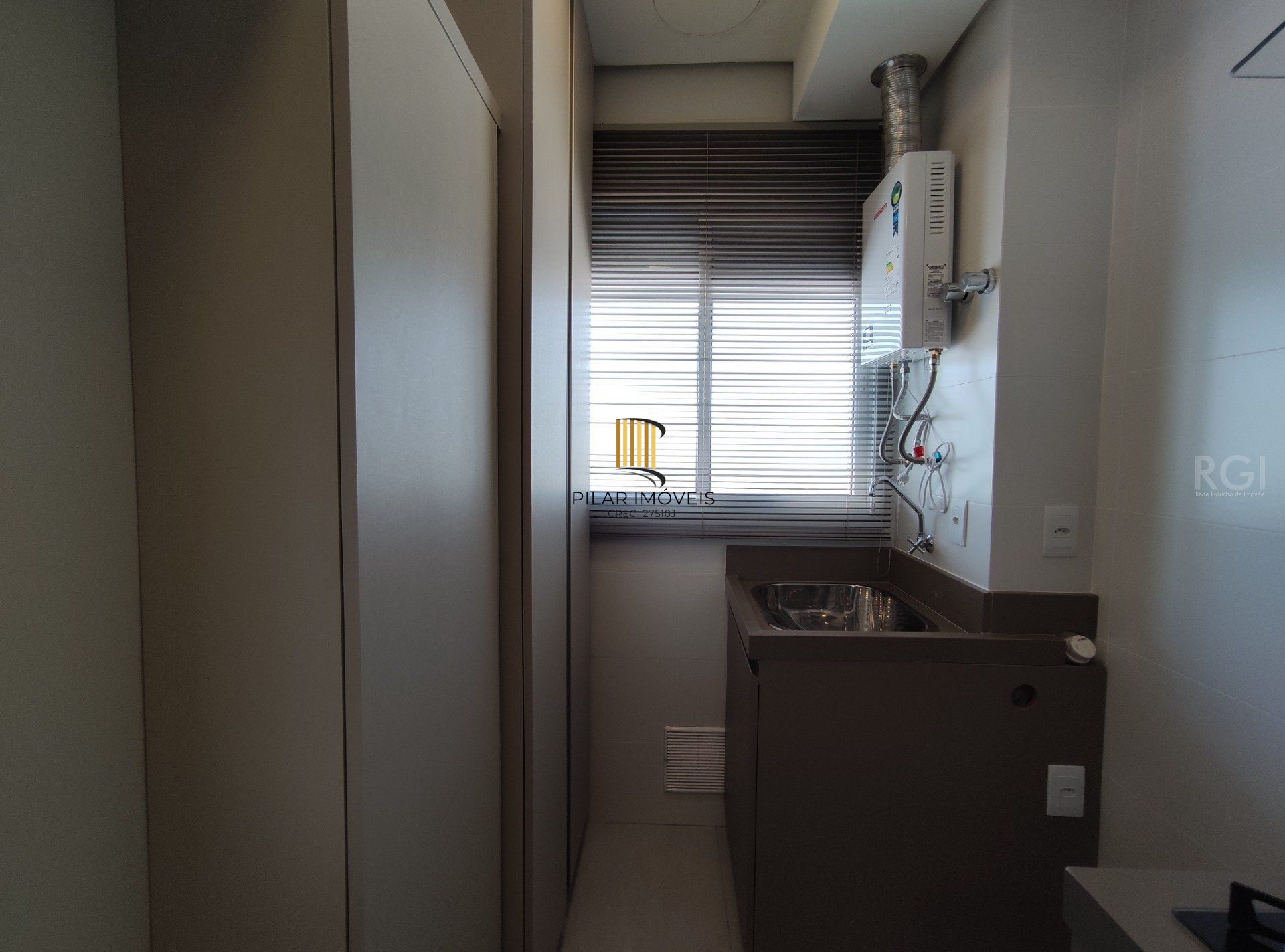 Apartamento para Venda - 68.11m², 3 dormitórios, sendo 1 suites, 2 vagas - Santo Antonio