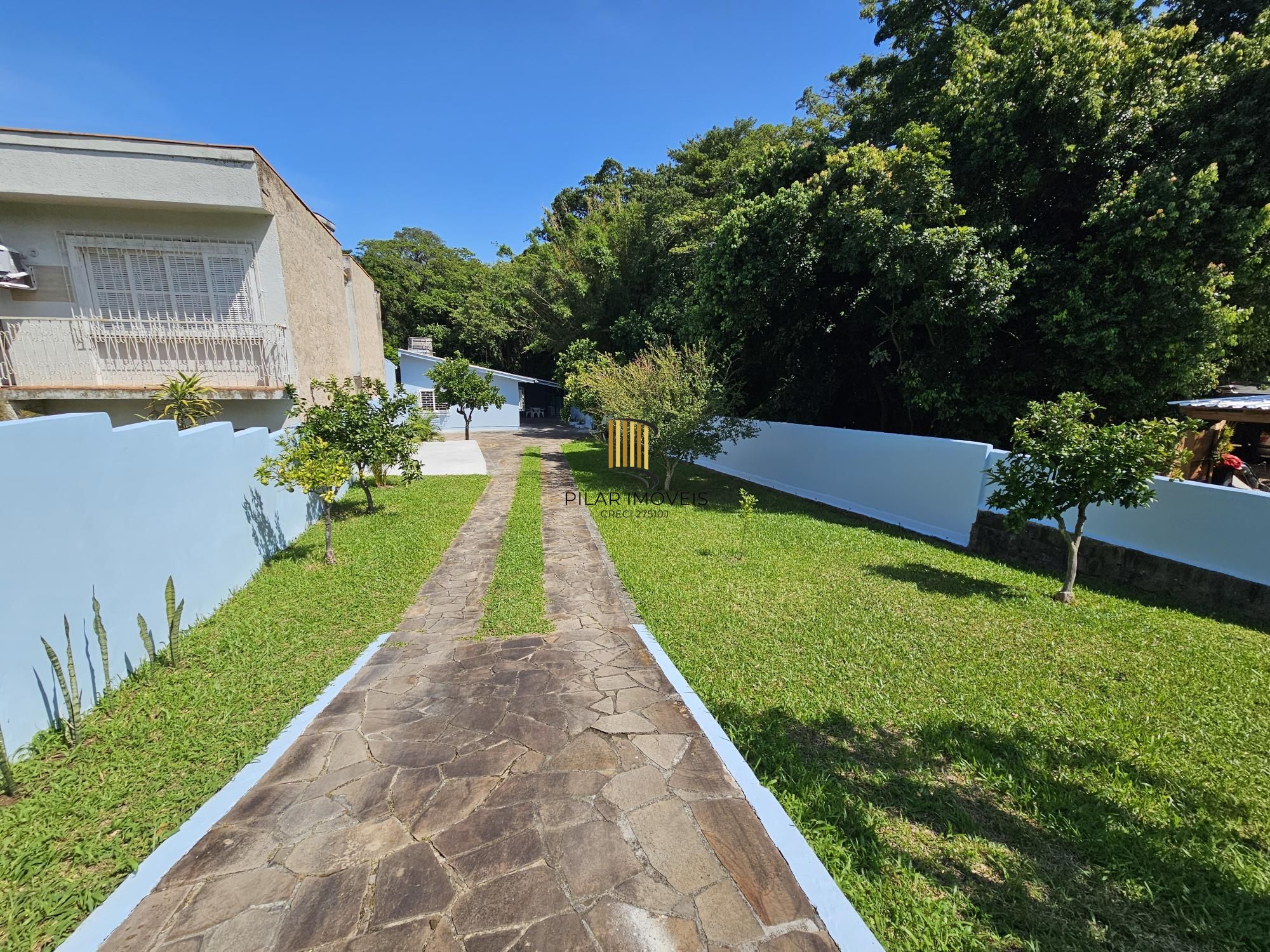 TERRENO COM MAIS DE 790M2 | CASA IMPECÁVEL DE 2 DORMITÓRIOS