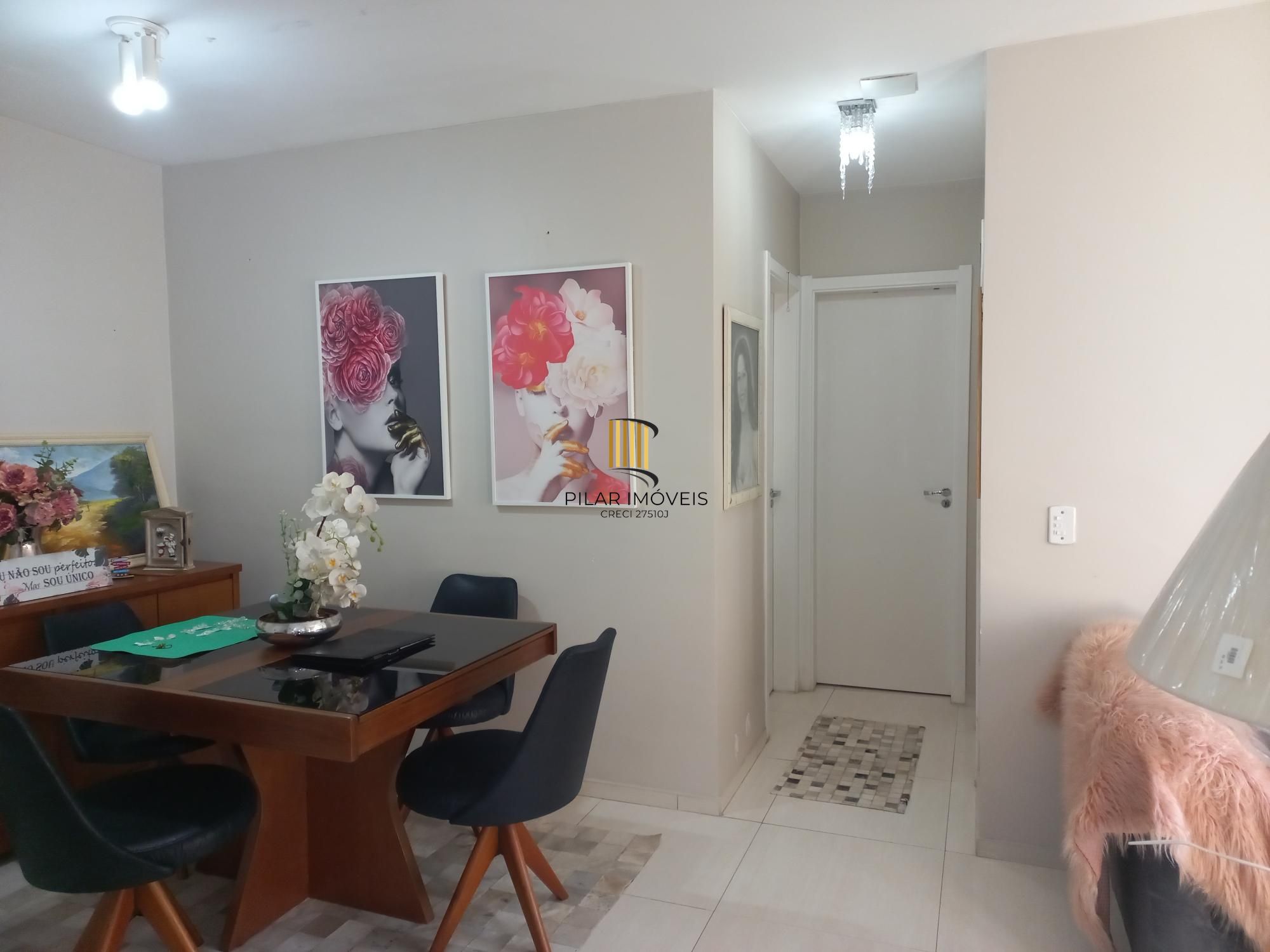 Apartamento 2 dormitórios no bairro Cavalhada