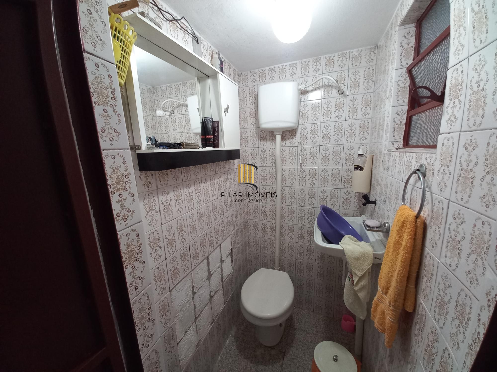 Casa 2 dormitórios no bairro Restinga