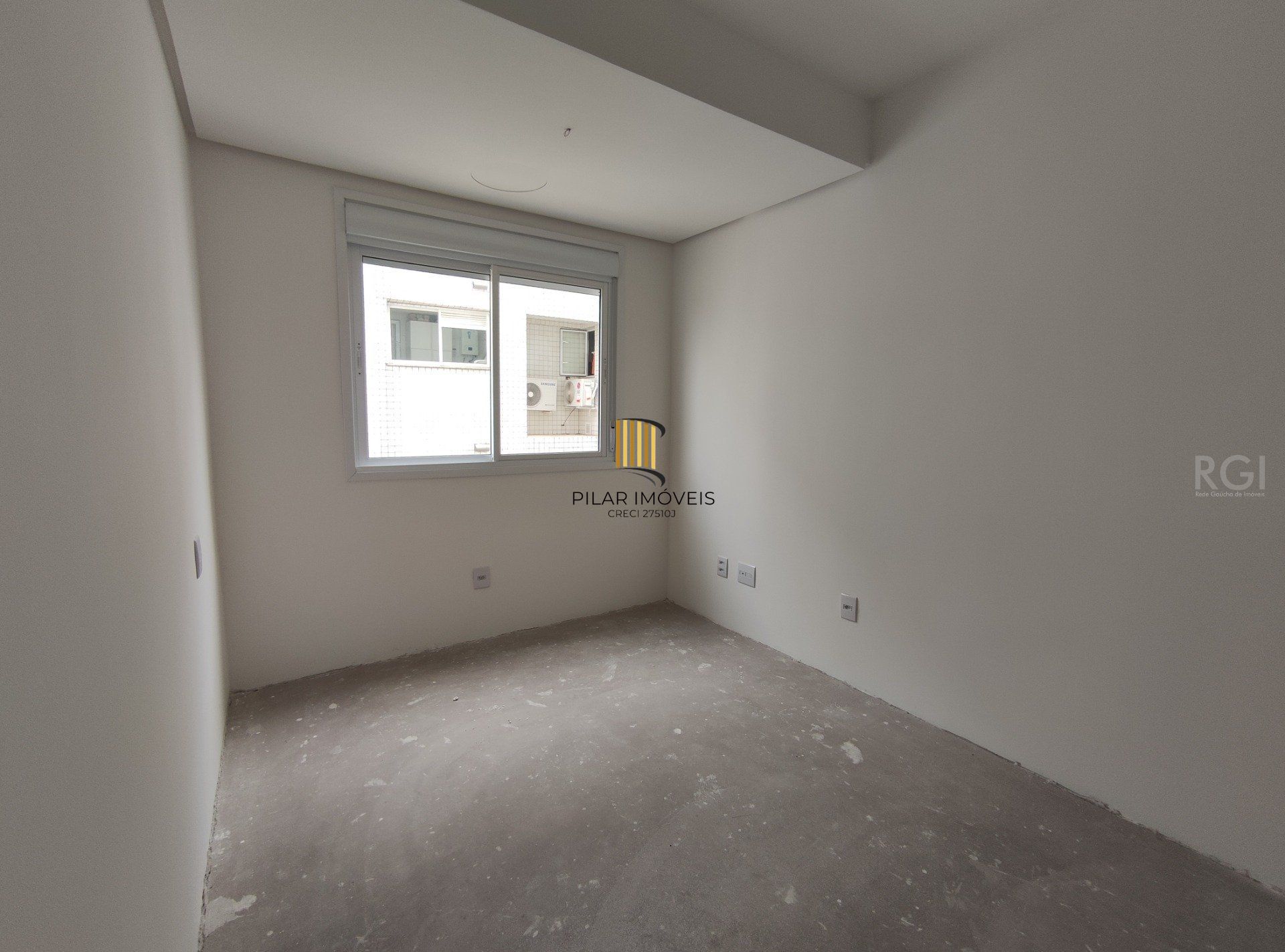 Duplex para Venda - 179.08m², 2 dormitórios, sendo 2 suites, 2 vagas - Petrópolis