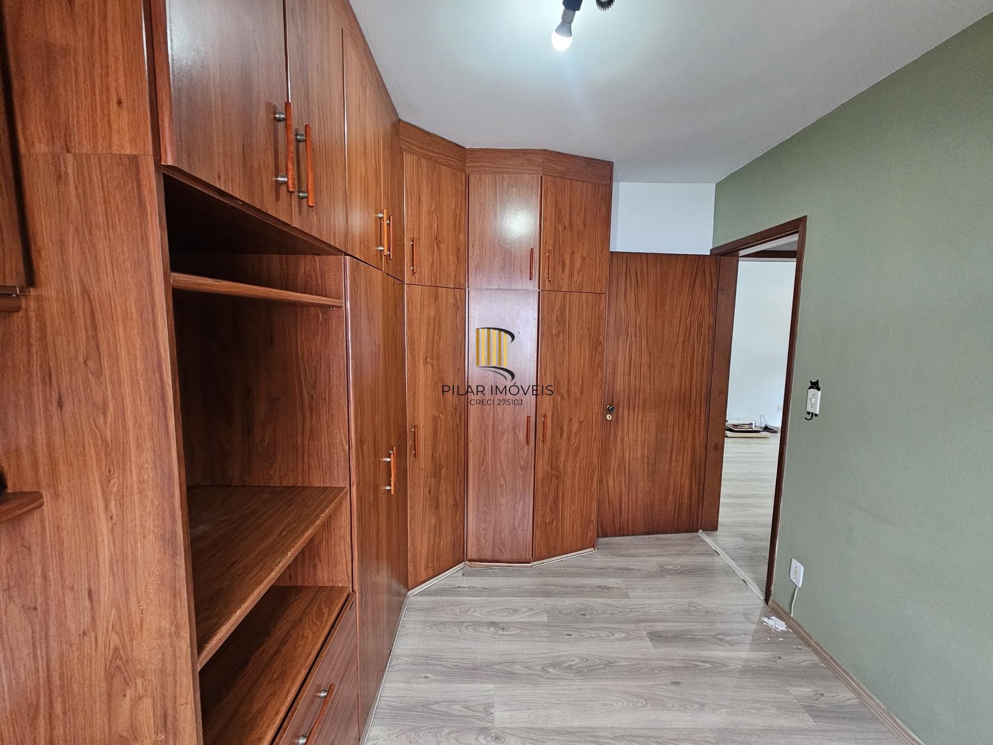 CIDADE BAIXA COM SACADA E VAGA DE GARAGEM