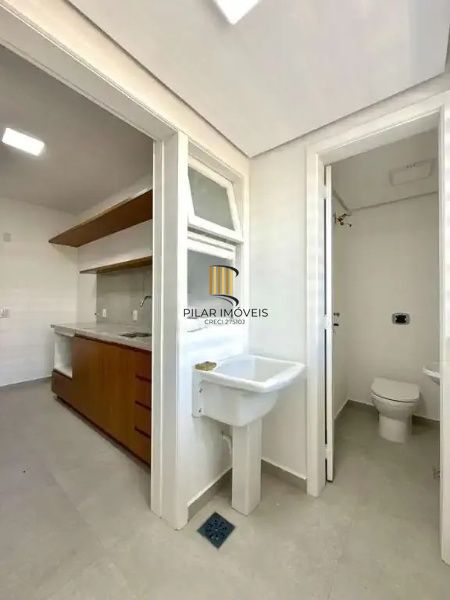 Apartamento 2 dormitórios, sacada com churrasqueira no Cristo Redentor