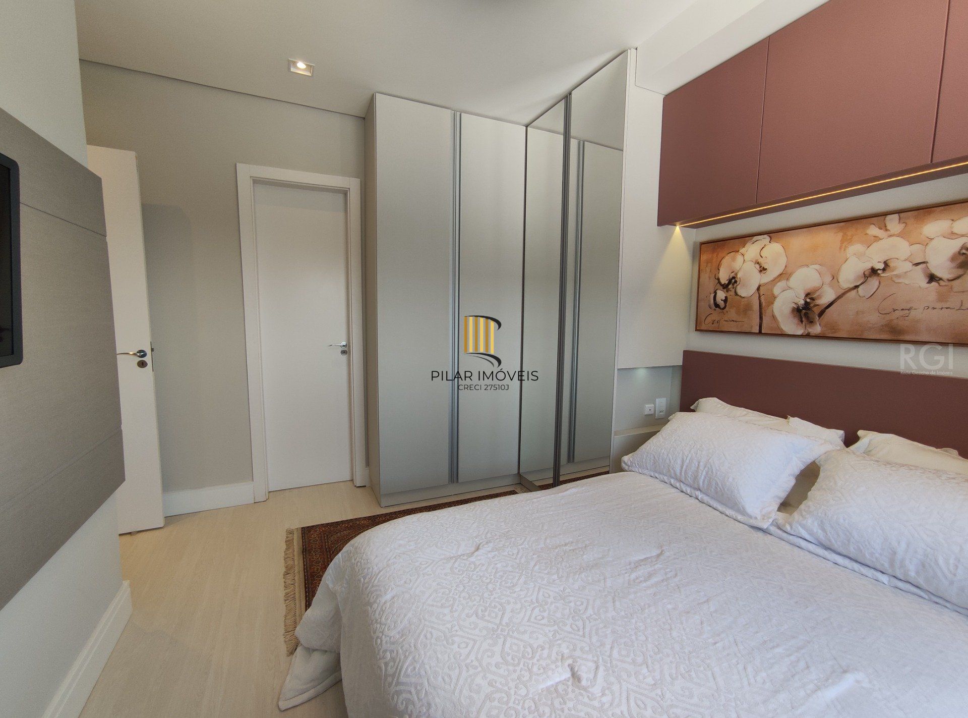 Apartamento para Venda - 68.11m², 3 dormitórios, sendo 1 suites, 2 vagas - Santo Antonio
